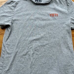 Men’s medium, gray, yeti T-shirt
